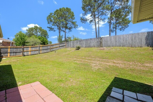 Building Photo - 1236 Northview Dr