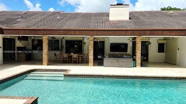 Building Photo - 15305 SW 74th Ct