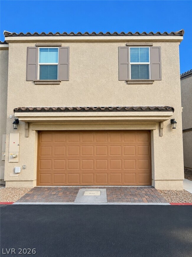 Building Photo - 667 Tiarella Ln