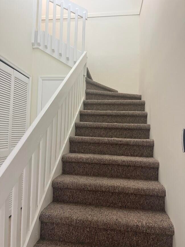 Building Photo - 541 NE 47th St