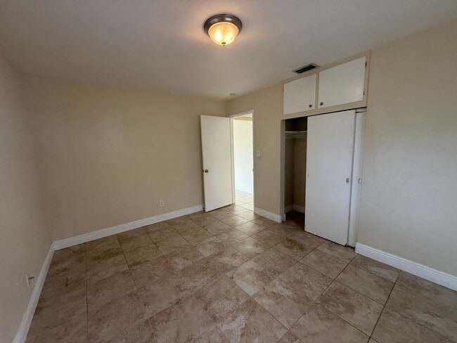 Building Photo - Highly Desired Tyrone home 2/1.5