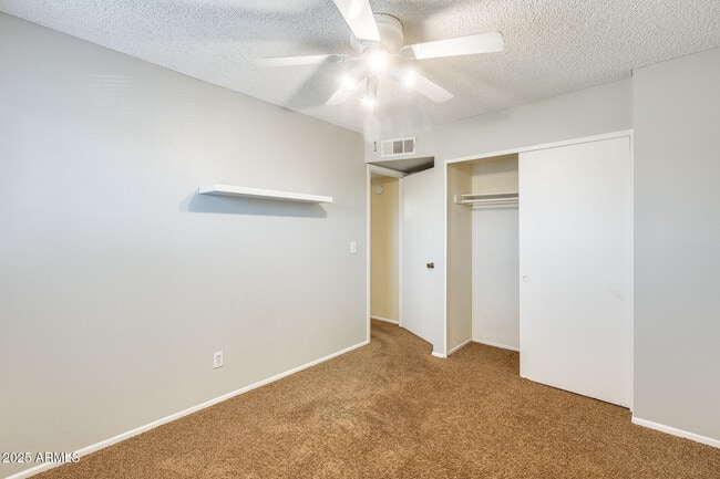 Building Photo - 2338 W Lindner Ave