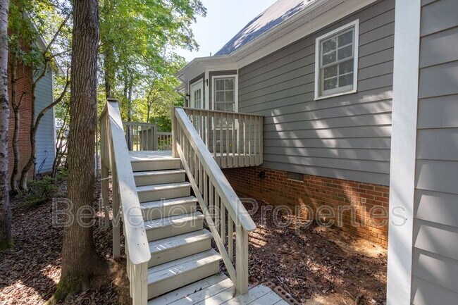 Building Photo - 8 Barret Place