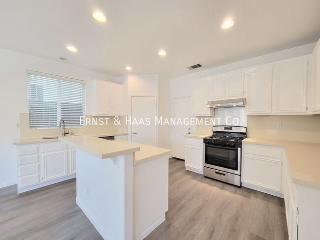 Building Photo - 17528 Yellowwood Way