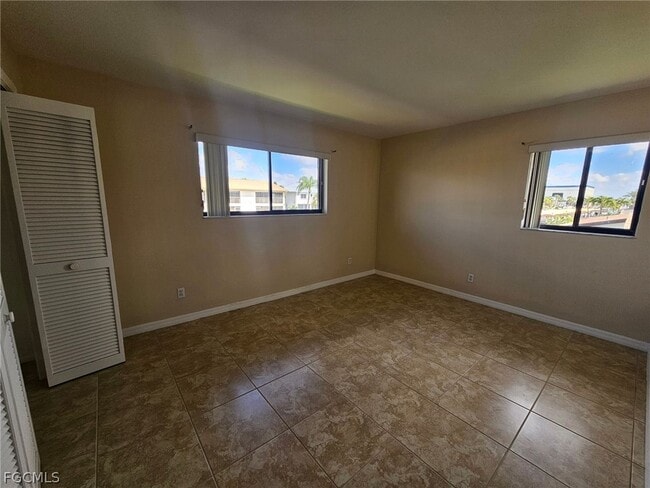 Building Photo - 1221 SE 46th Ln