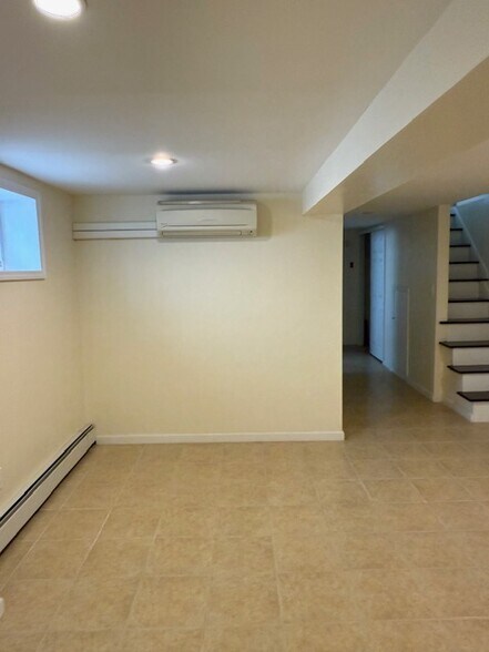 Building Photo - 6132 Booth St