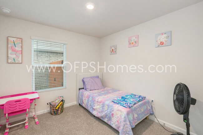 Building Photo - Crestview 4bed/2bath