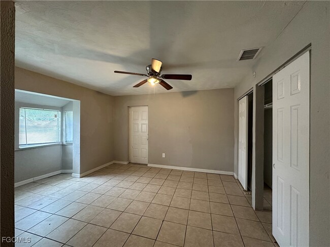 Building Photo - 2210 Cantor Ln