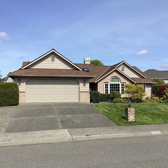 Building Photo - Charming Mukilteo Rambler in Fair Harbor