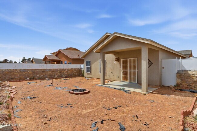 Building Photo - 13020 Stonington Ln