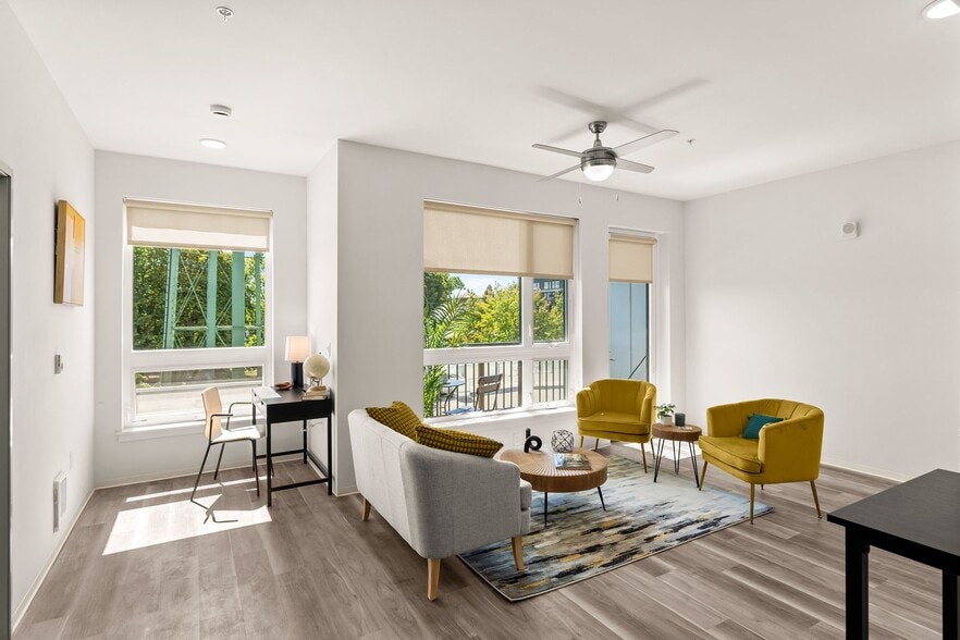 Primary Photo - Modern Living at Koz on Interstate