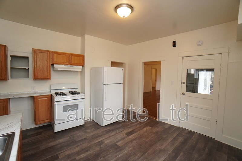Building Photo - 1440 Kenton St