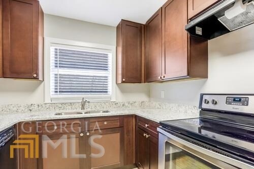 Building Photo - 1951 Meadow Ln