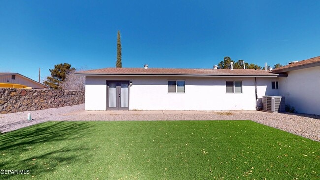 Building Photo - 508 Camino De La Rosa Rd