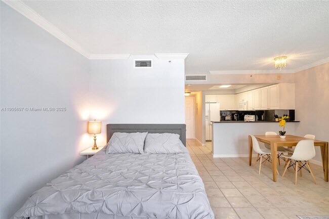 Building Photo - 2501 S Ocean Dr