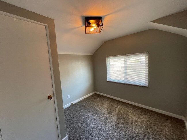 Building Photo - Comfortable 3-Bedroom Home with Private Backyard in Pittsburgh!
