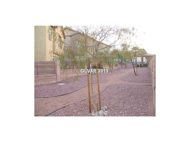Building Photo - Very Nice 3 Bedroom Home