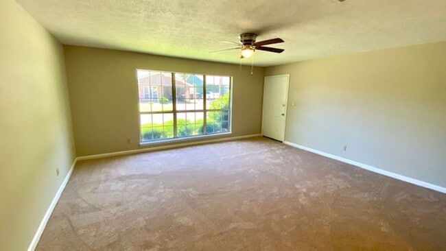 Building Photo - Conifer Ring #69 A,B,C