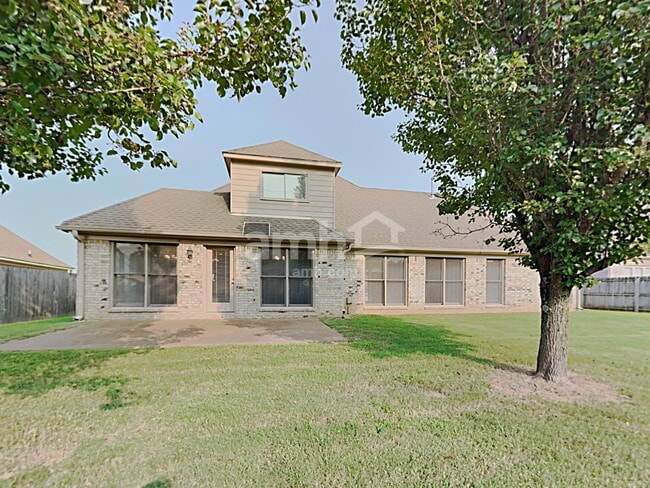 Building Photo - 5005 Bristol Woods