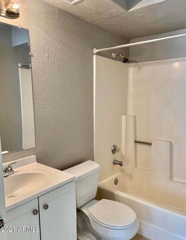 Building Photo - 1542 W Sahuaro Dr