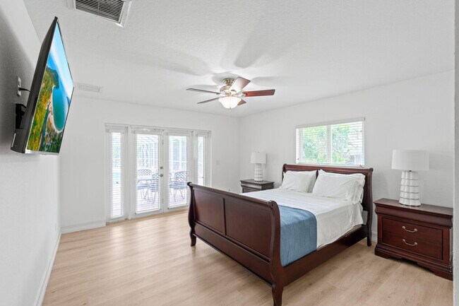 Building Photo - 7447 NW 82nd Terrace