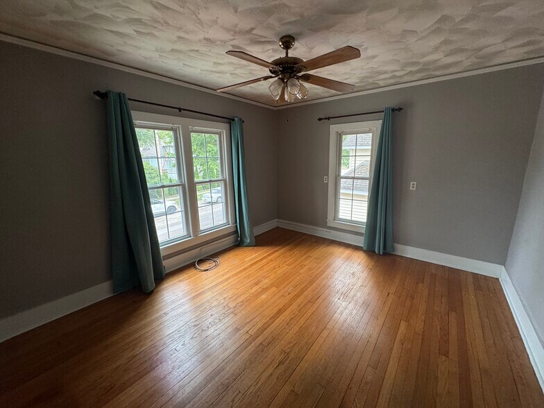 Upstairs Master Bedroom - 253 Jefferson St
