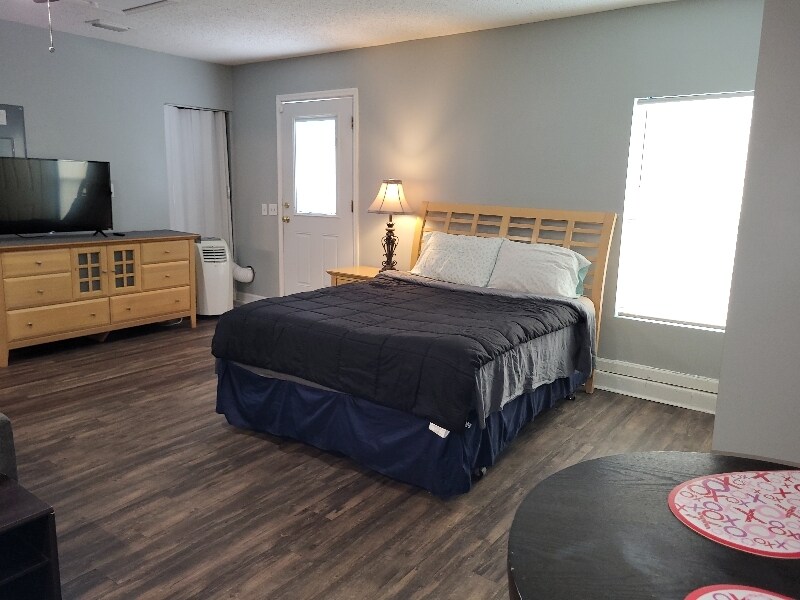 Building Photo - 8580 Springtree Road