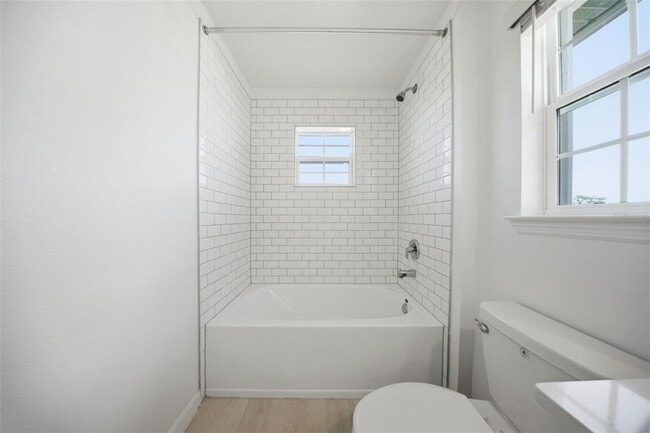 Building Photo - 10848 Fanning Spgs Ln