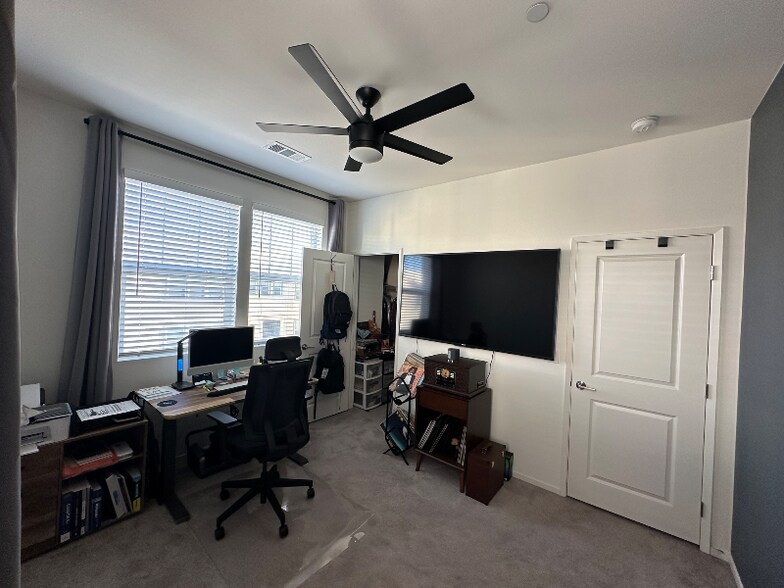 Building Photo - 5340 Calle Rockfish