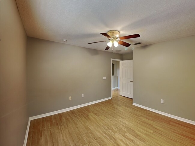 Building Photo - 4686 Blue Major Dr