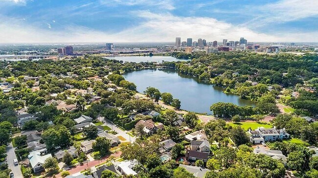 Building Photo - 1119 Belleaire Cir