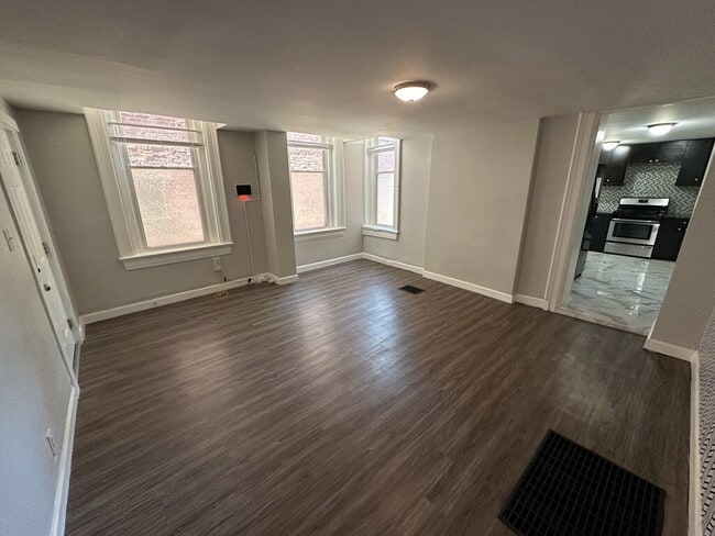 Building Photo - 2153 Loth St