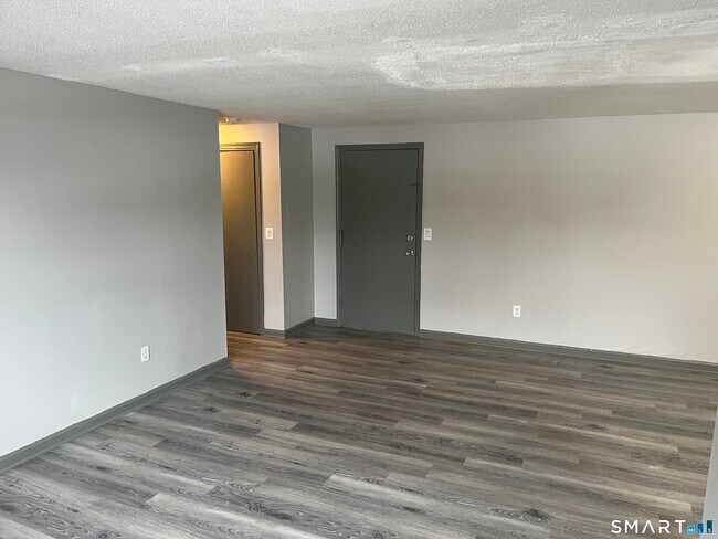 Building Photo - 32 Cook Ave