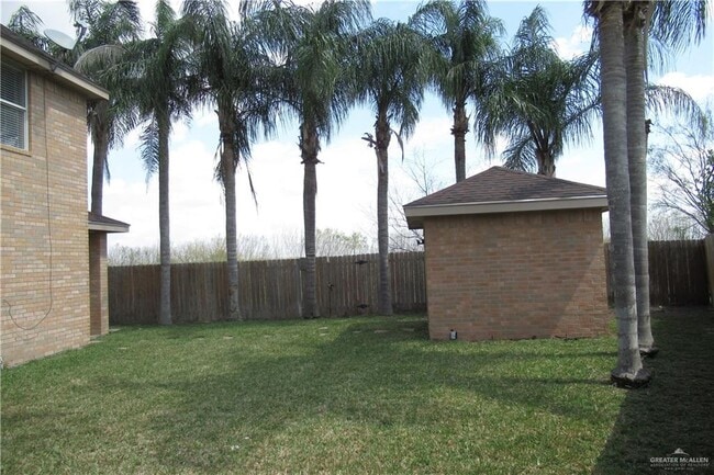 Building Photo - 33 Santa Teresa St