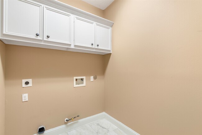 Building Photo - 205 Rue Orleans St