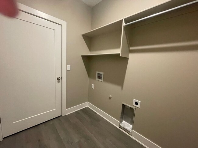 Building Photo - 9369/71 Wassall