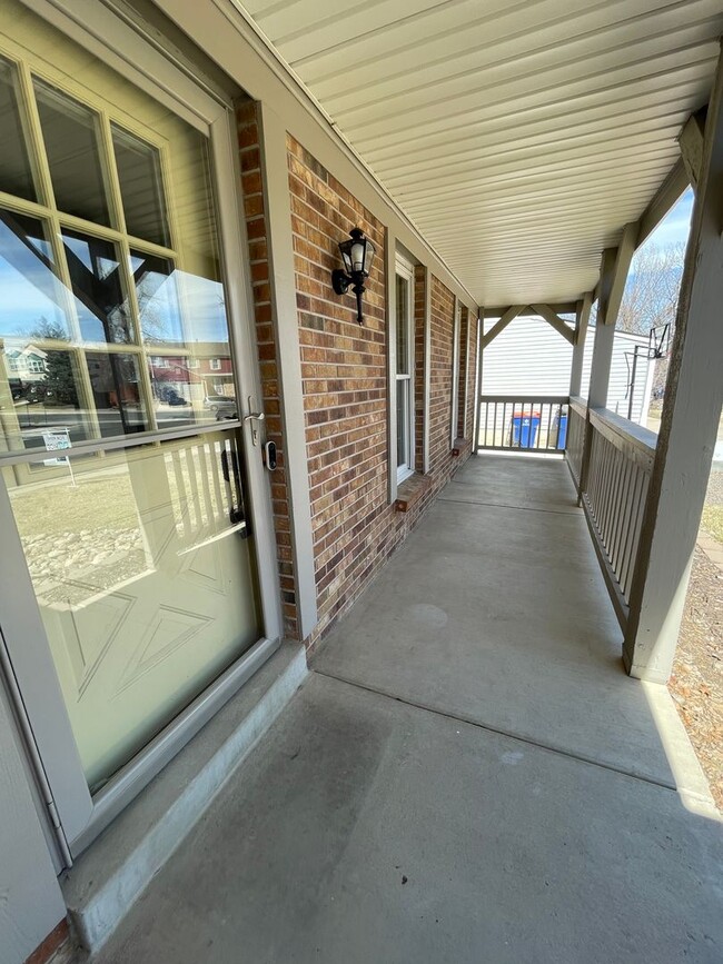 Building Photo - $0 DEPOSIT OPTION. 4BED/2.5BATH IN AURORA'...