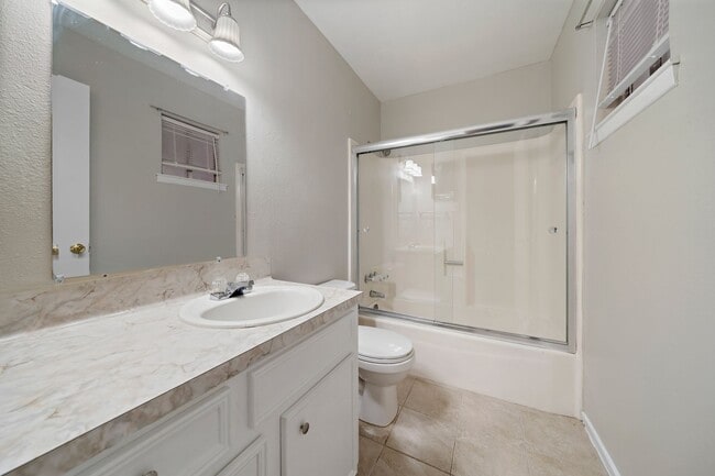 Building Photo - Lovely 4 Bedroom 2 Bath 2 Car Garage home with Large, Privacy Fenced Backyard!! Fresh Paint, Cera...