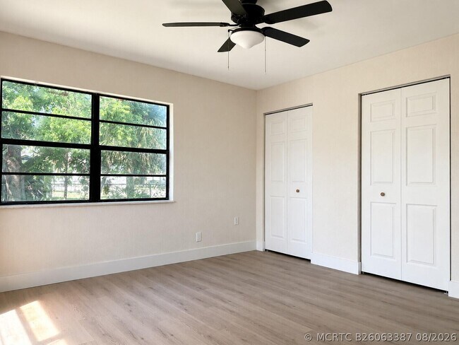 Building Photo - 913 N 18th St