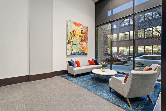 Building Photo - Exquisite 1BD/1.5BTH Condo Unit in the Pea...