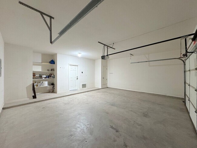 Building Photo - West El Paso 4bed/3bath + office - Refrig ...
