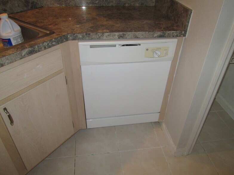 New Dishwasher - 802 Crest Pines Dr