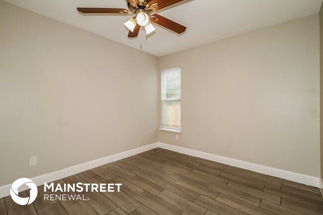Building Photo - 1034 1st