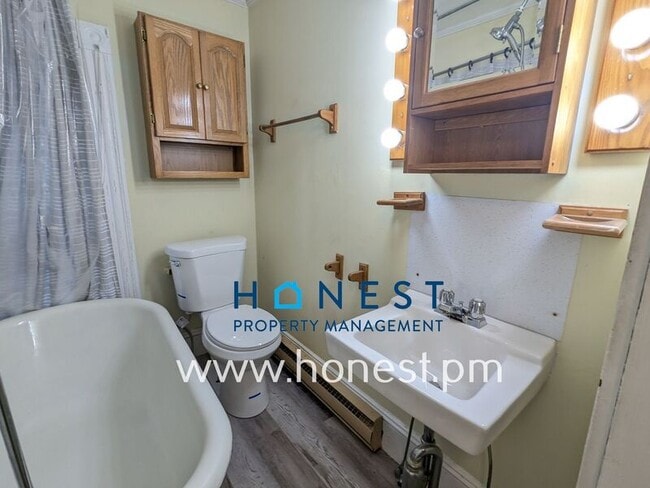 Building Photo - 3 Deeb St