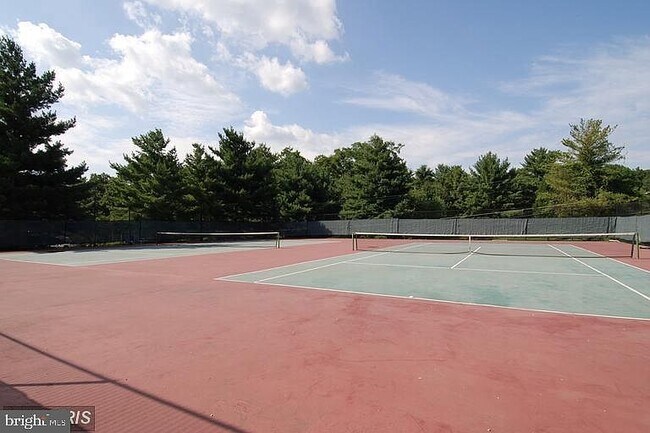 Building Photo - 7401 Westlake Terrace