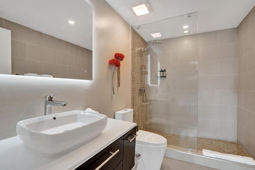 Building Photo - 2889 McFarlane Rd