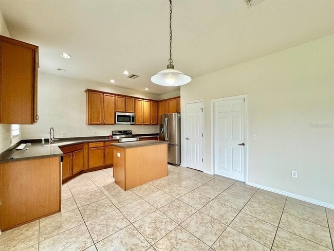 Building Photo - 9614 Oak Glade Ave