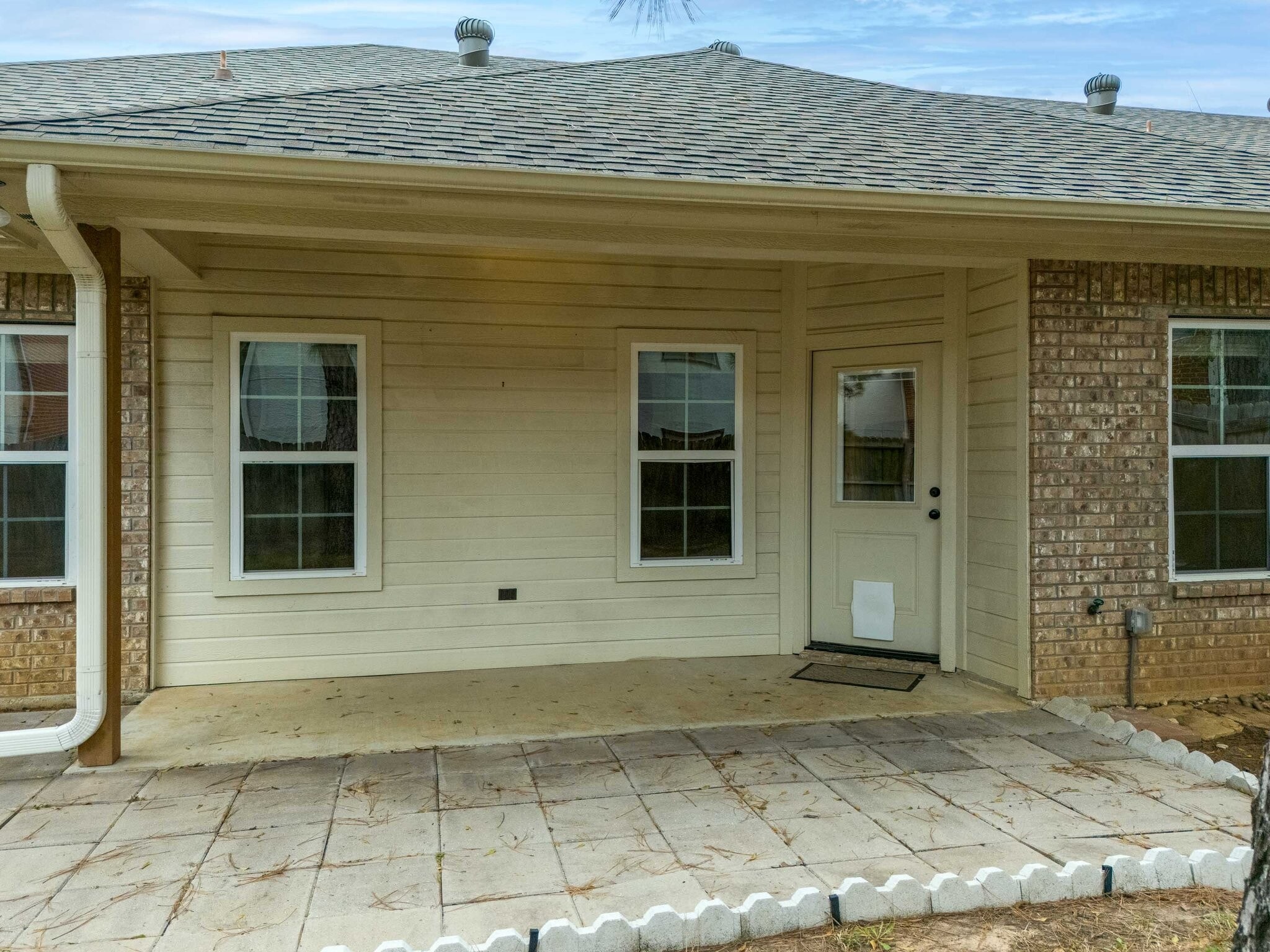 Building Photo - 2202 Woodgrove Lane
