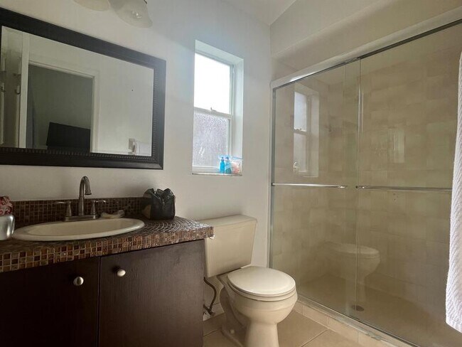 Building Photo - 8750 Claiborne Ct