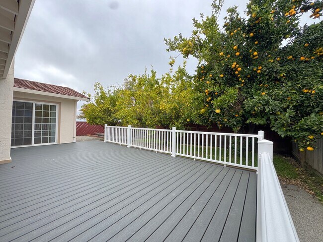 Building Photo - 900 Severus Dr